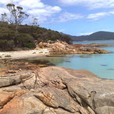 Malting Lagoon Guest House Coles Bay Exterior photo