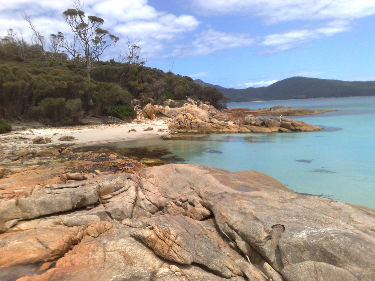 Malting Lagoon Guest House Coles Bay Exterior photo